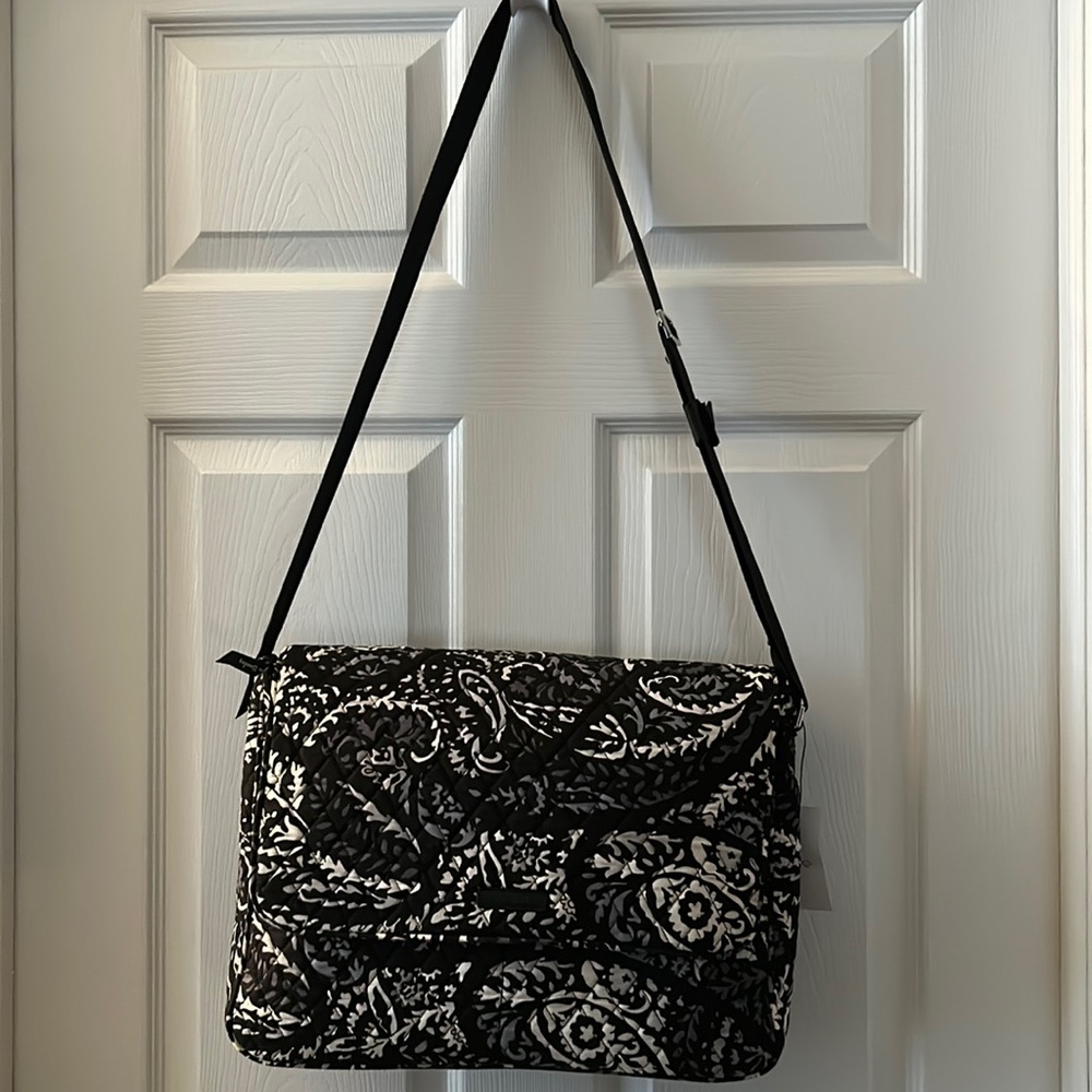 Black, white and gray vera Bradley messenger bag new with tags